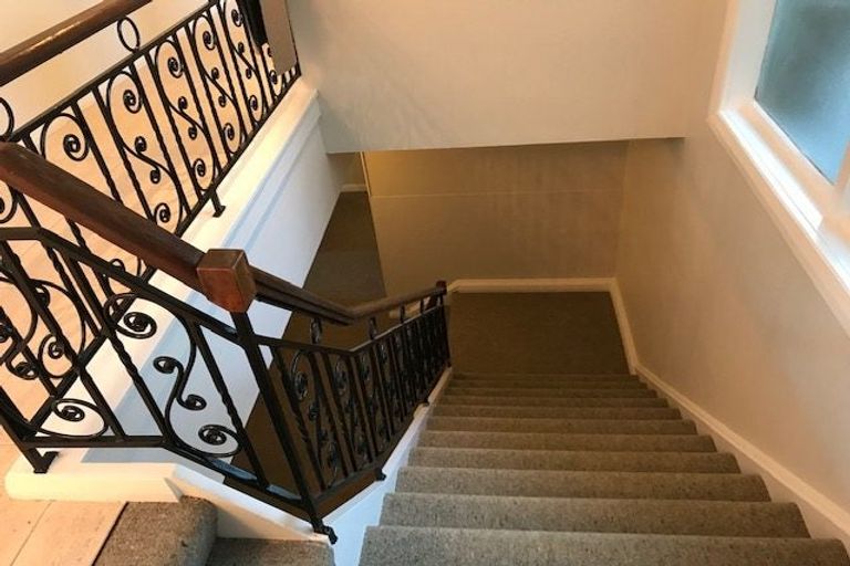 Photo of property in 7 Waiteata Road, Kelburn, Wellington, 6012