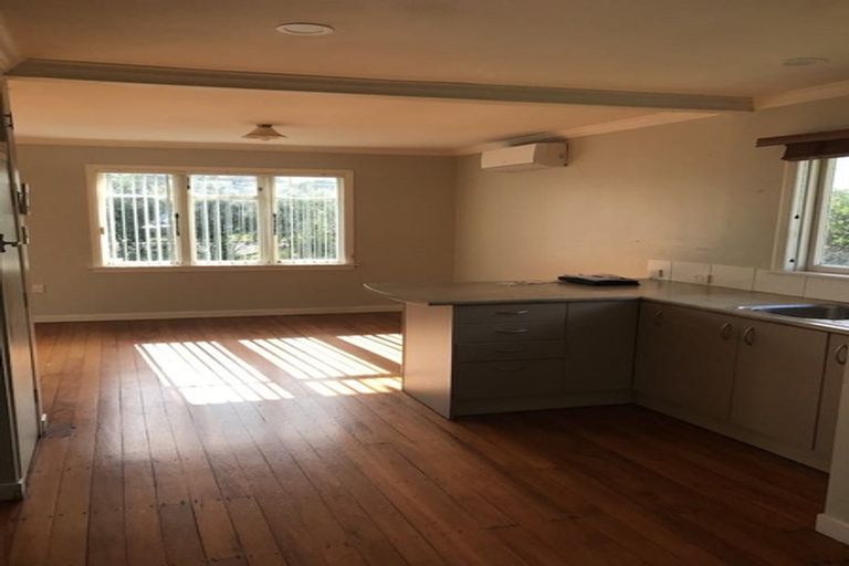 Photo of property in 39 Paritutu Road, Spotswood, New Plymouth, 4310