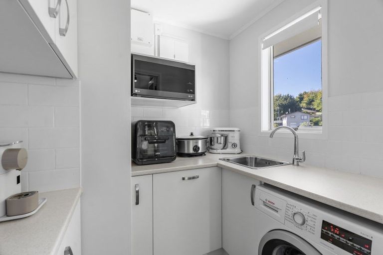 Photo of property in 42 Resolution Road, Welcome Bay, Tauranga, 3112