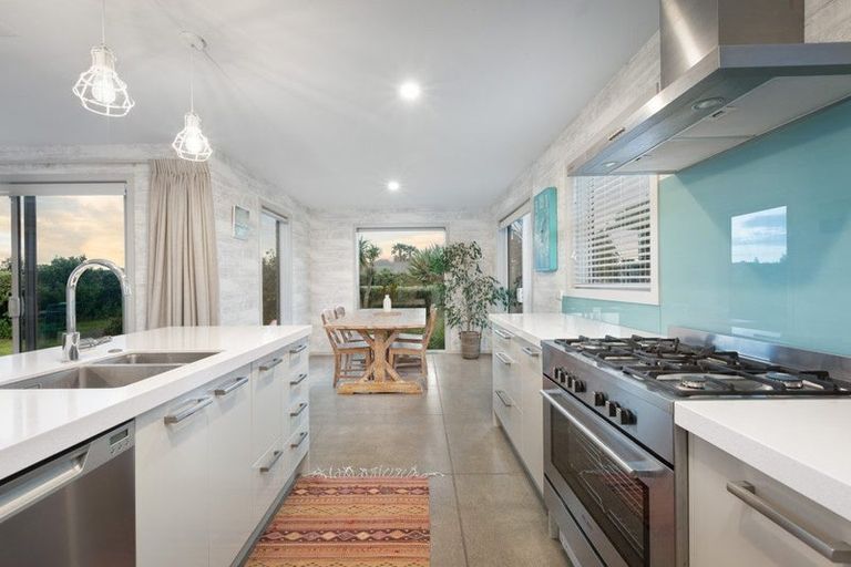 Photo of property in 30 Surfers Avenue, Waihi Beach, 3611