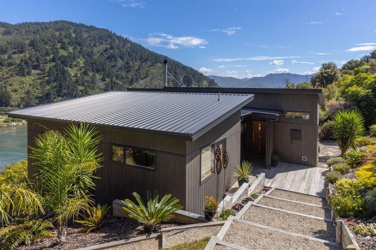 Photo of property in 615 Port Underwood Road, Whatamango Bay, Picton, 7281