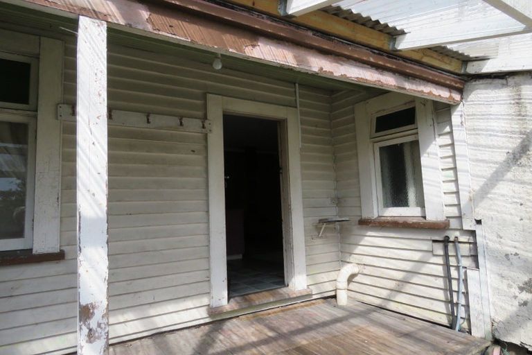 Photo of property in 17 Ives Street, Hector, 7822