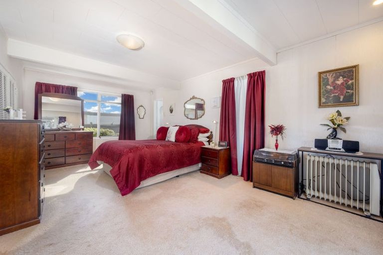 Photo of property in 10 Leewood Place, Pakuranga Heights, Auckland, 2010