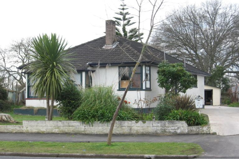 Photo of property in 28 Sare Crescent, Fairfield, Hamilton, 3214