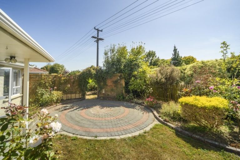 Photo of property in 15 Rosebank Avenue, Kelvin Grove, Palmerston North, 4414