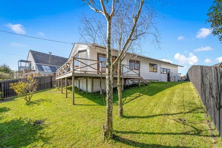 Photo of property in 1/80 Browns Bay Road, Rothesay Bay, Auckland, 0630