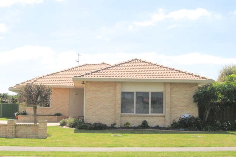 Photo of property in 43 Santa Monica Drive, Papamoa Beach, Papamoa, 3118