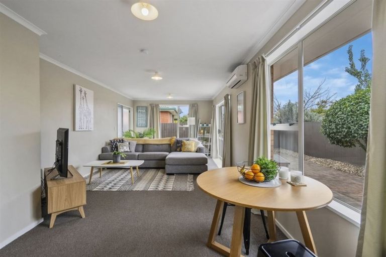 Photo of property in 3/132 Harewood Road, Papanui, Christchurch, 8053