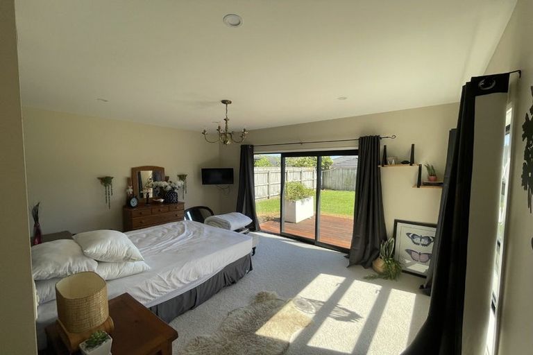 Photo of property in 5 Wentworth Lane, Waiwhakaiho, New Plymouth, 4312