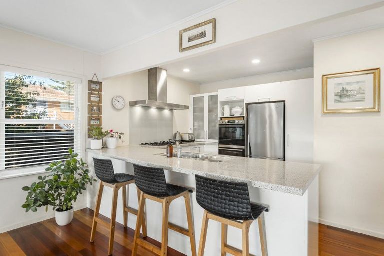 Photo of property in 14 Maleme Avenue, Belmont, Auckland, 0622