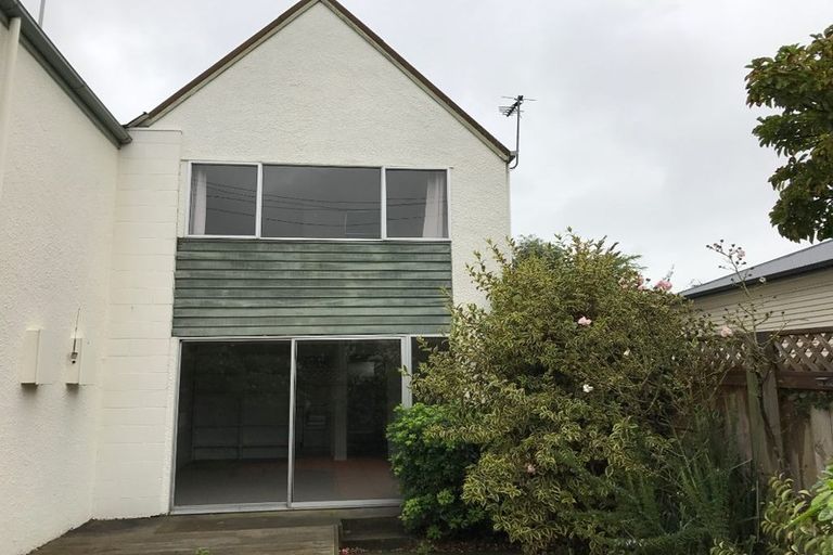 Photo of property in 2/12 Berry Street, St Albans, Christchurch, 8014