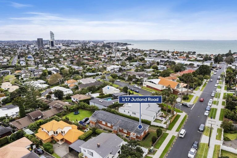 Photo of property in 1/17 Jutland Road, Hauraki, Auckland, 0622
