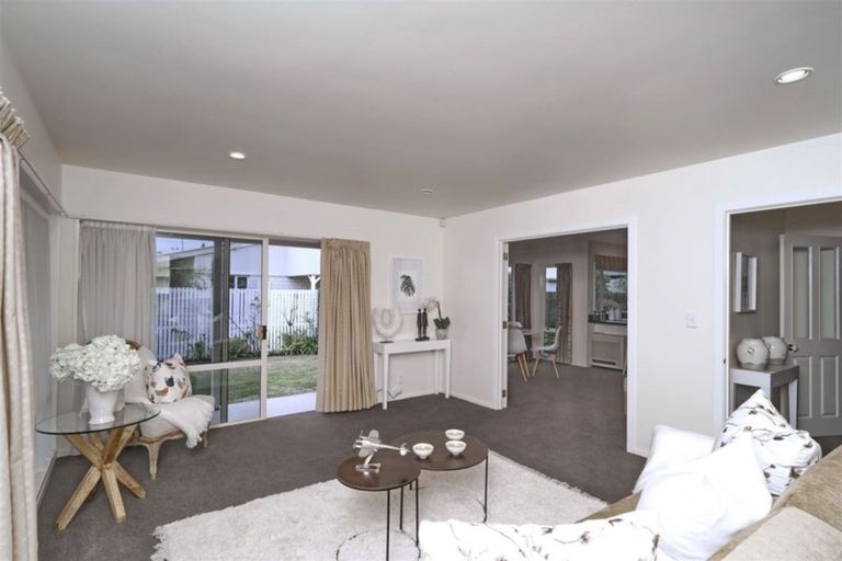 Photo of property in 1 Basil Place, Mount Pleasant, Christchurch, 8081