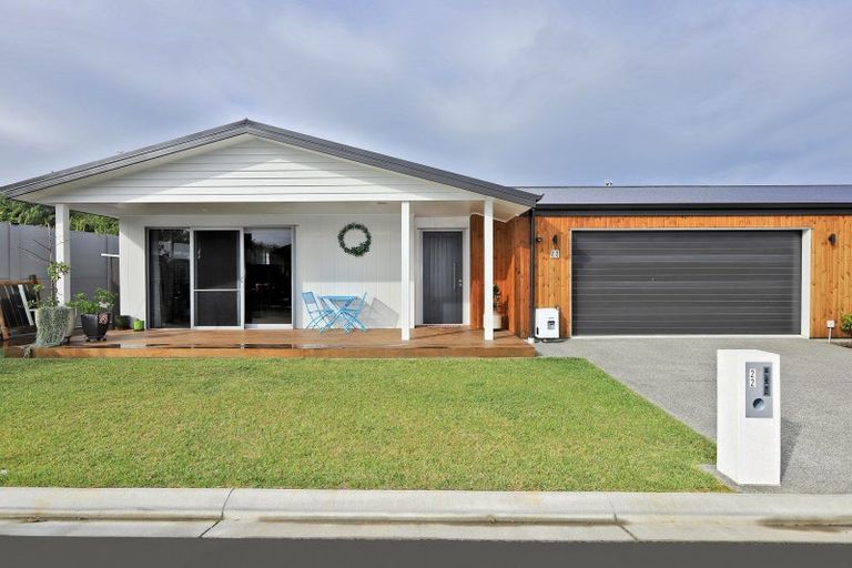 Photo of property in 22 Cassin Place, Taradale, Napier, 4112
