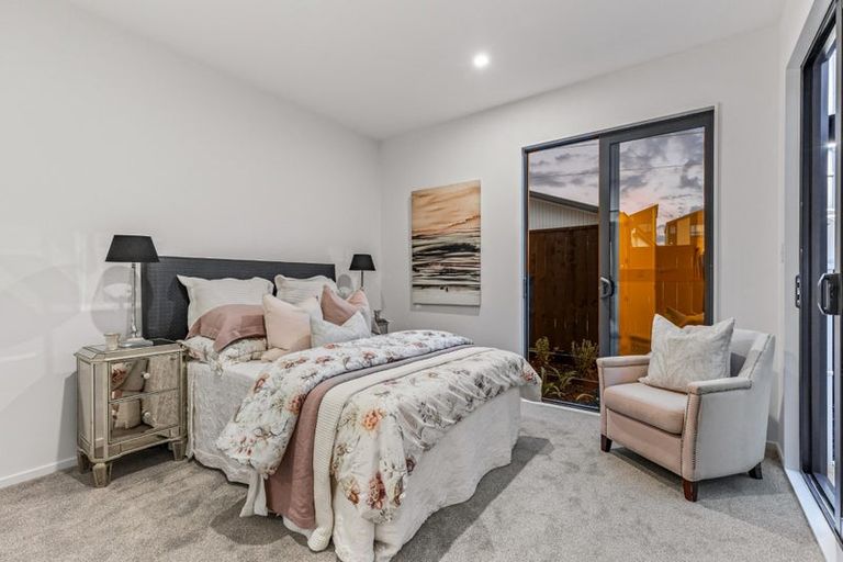 Photo of property in 21 Paretao Street, Massey, Auckland, 0614