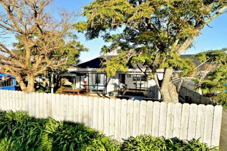 Photo of property in 1/10 Park Estate Road, Rosehill, Papakura, 2113