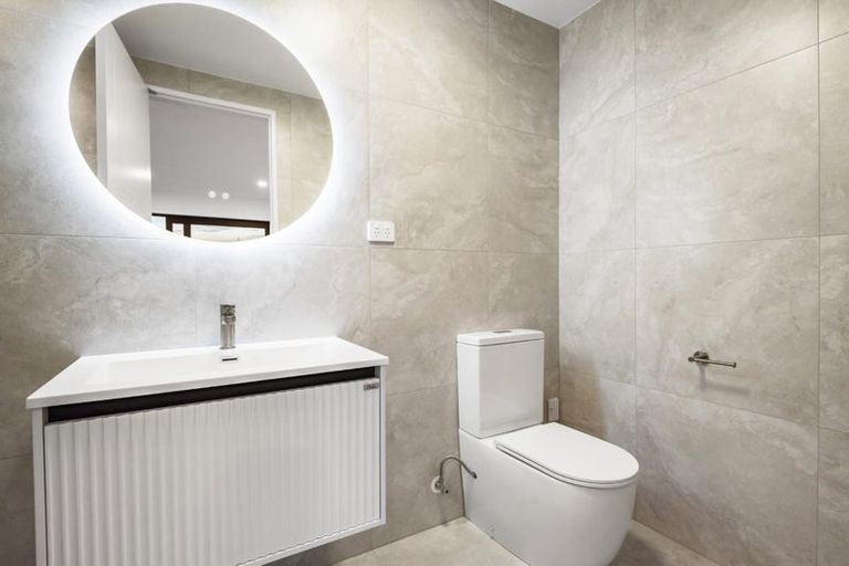 Photo of property in 21b Acacia Road, Torbay, Auckland, 0632