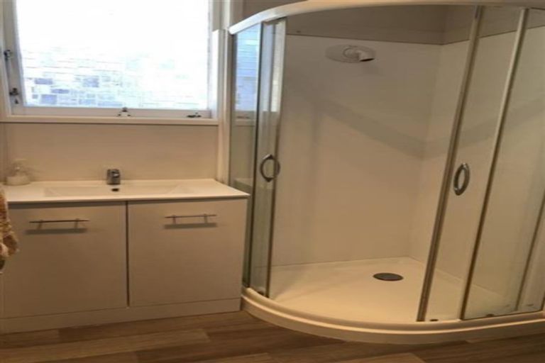 Photo of property in 30 Leaver Place, Weymouth, Auckland, 2103