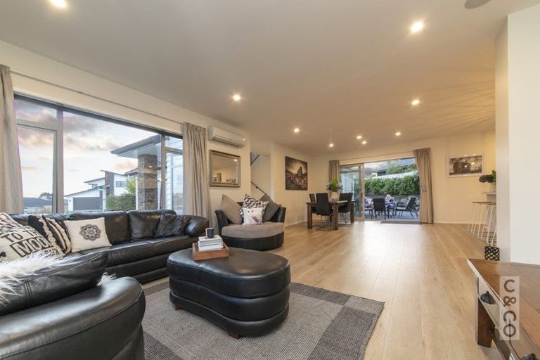 Photo of property in 1 Tauwaka Crescent, Riverhead, 0820