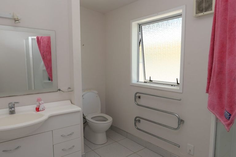 Photo of property in 45 Greenaway Road, Waikanae, 5036