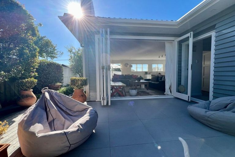 Photo of property in 3/53 Hanlon Crescent, Narrow Neck, Auckland, 0624