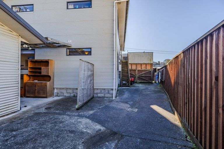 Photo of property in 12 Glen Road, Mornington, Dunedin, 9011