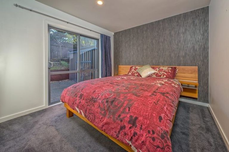 Photo of property in 100 Lake Road, Northcote, Auckland, 0627