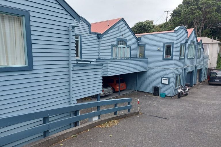 Photo of property in 2/93a Kelburn Parade, Kelburn, Wellington, 6012