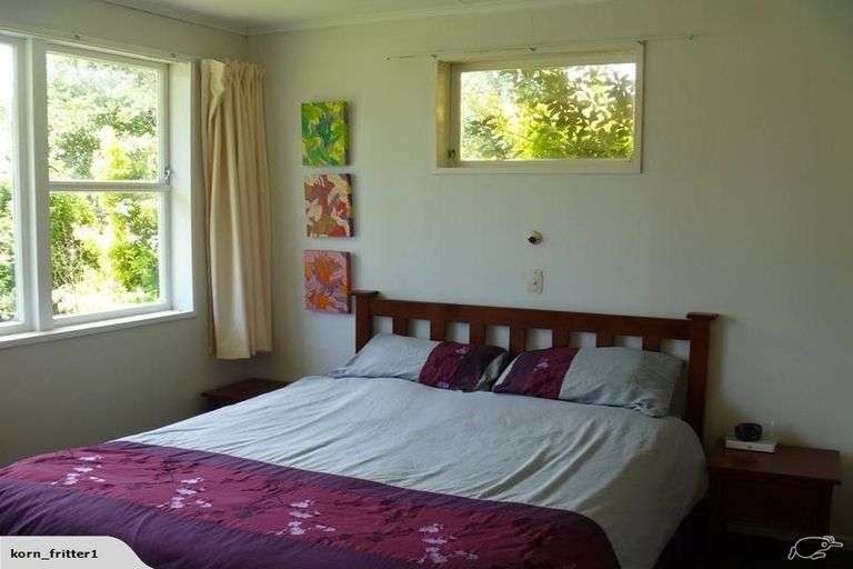 Photo of property in 18 Motuoapa Place, Kelvin Grove, Palmerston North, 4414