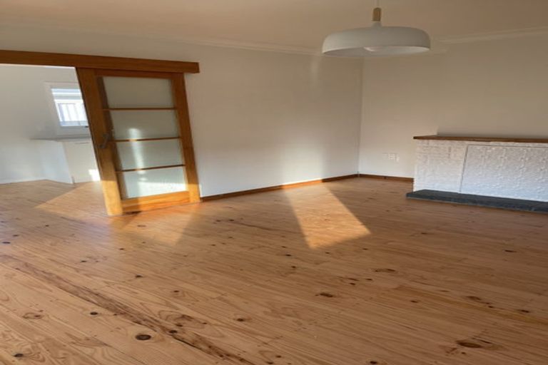 Photo of property in 35 Sandspit Road, Waiuku, 2123