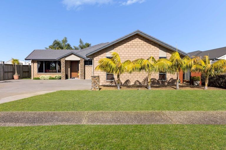 Photo of property in 10 Sophora Place, Papamoa Beach, Papamoa, 3118