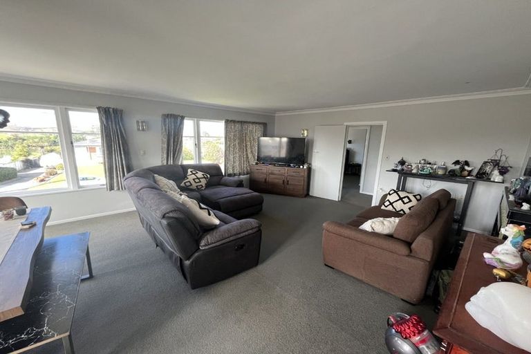 Photo of property in 10 Gills Avenue, Papakura, 2110