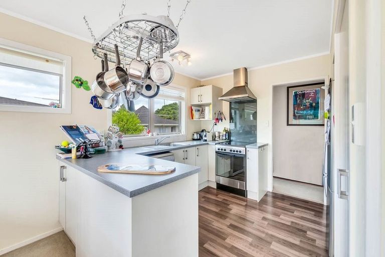 Photo of property in 22 Scarlock Avenue, Browns Bay, Auckland, 0630