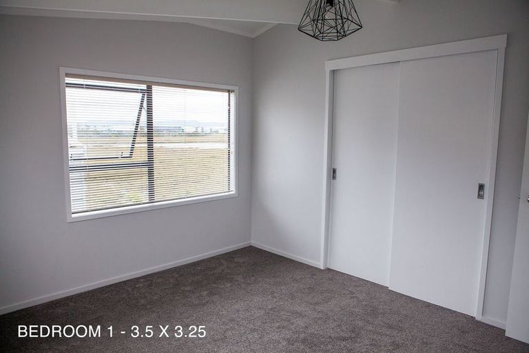 Photo of property in 2/40 Saxon Street, Waterview, Auckland, 1026