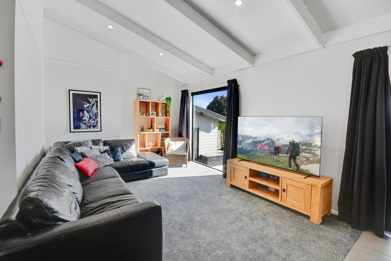 Photo of property in 12 Mareretu Avenue, Patumahoe, Pukekohe, 2679