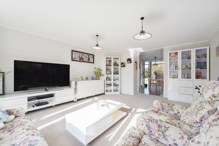 Photo of property in 2/73 Vintage Drive, Henderson, Auckland, 0612