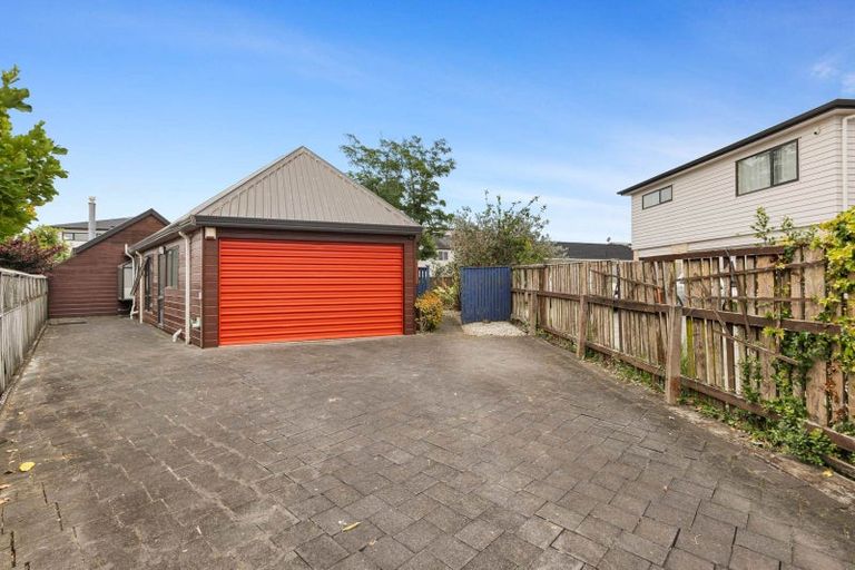 Photo of property in 1/5 Gulf Crest, Bucklands Beach, Auckland, 2012