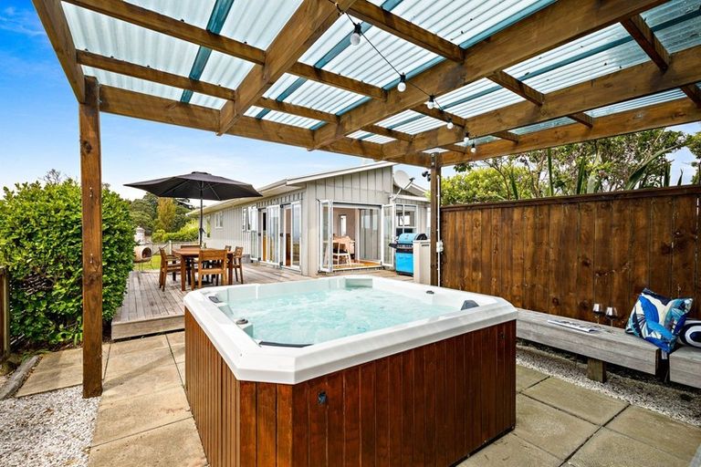 Photo of property in 29 Kendale Drive, Leigh, 0985