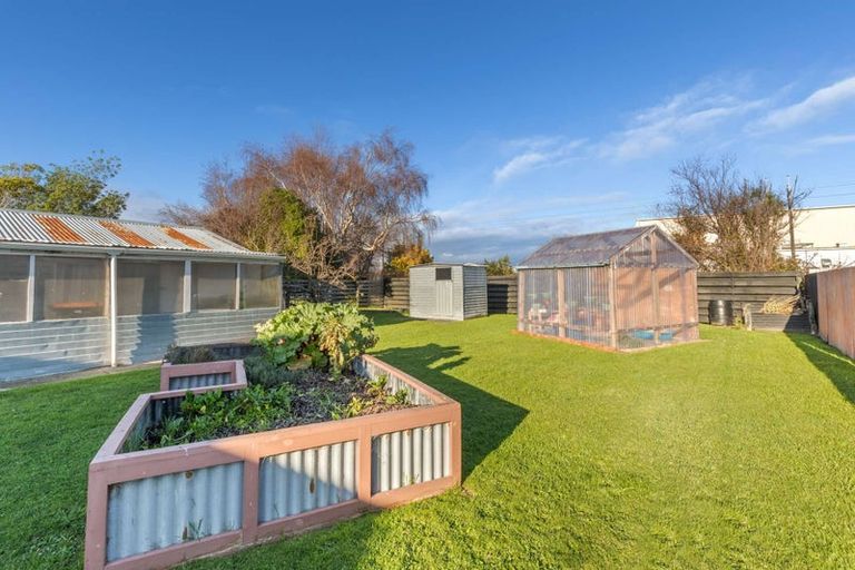 Photo of property in 42 Geraldine Crescent, Cloverlea, Palmerston North, 4412