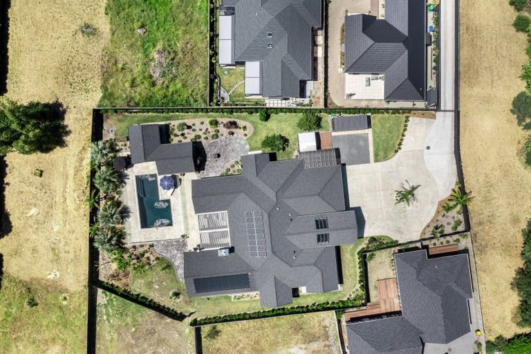 Photo of property in 8a Jelas Drive, Riverhead, 0820