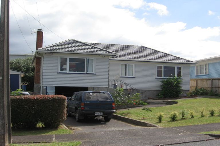 Photo of property in 5 Aotea Road, Glen Eden, Auckland, 0602