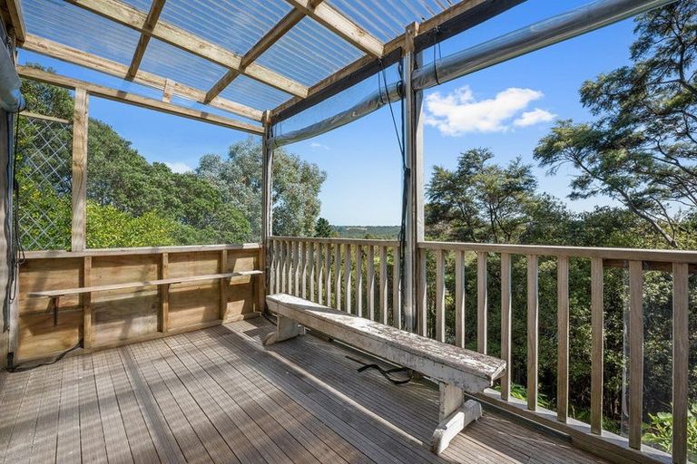 Photo of property in 2 Te Araroa Drive, Paremoremo, Auckland, 0632