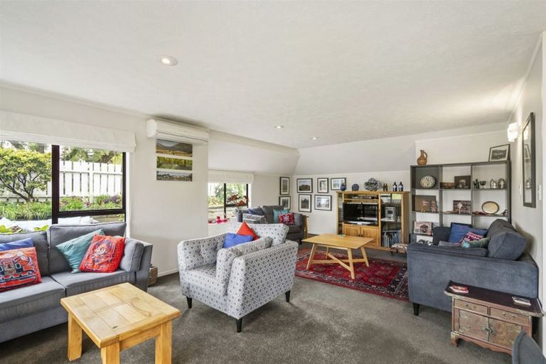 Photo of property in 3 Emery Grove, Bayview, Auckland, 0629