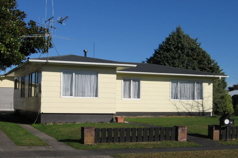 Photo of property in 2 Olive Place, Nawton, Hamilton, 3200