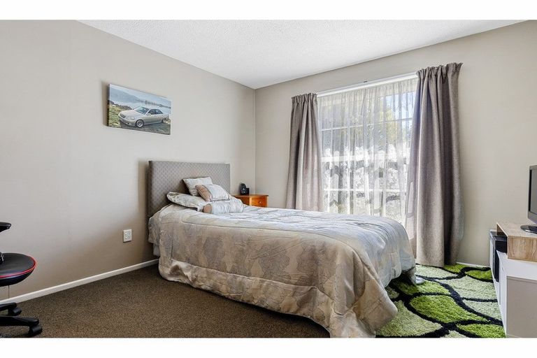 Photo of property in 108d Withells Road, Avonhead, Christchurch, 8042