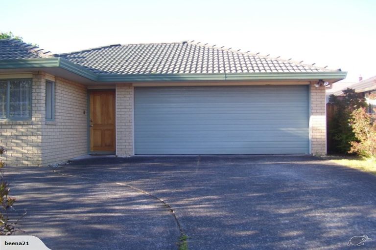 Photo of property in 2 Wheaton Place, Glen Eden, Auckland, 0602