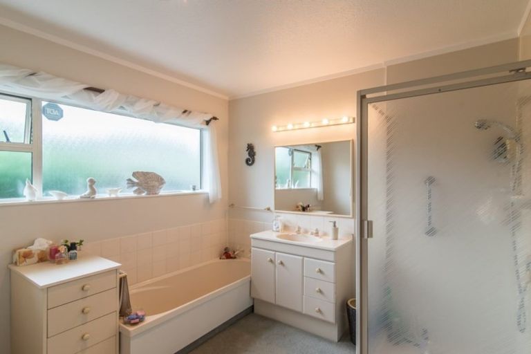 Photo of property in 166a Raumati Road, Raumati Beach, Paraparaumu, 5032