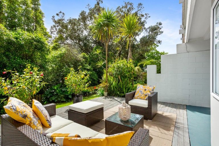 Photo of property in 24/73 Princes Street, Northcote Point, Auckland, 0627