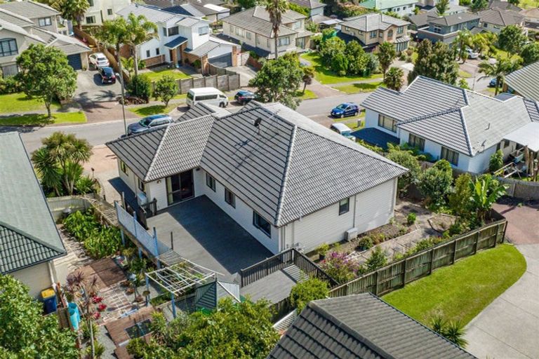Photo of property in 76 San Valentino Drive, Henderson, Auckland, 0612