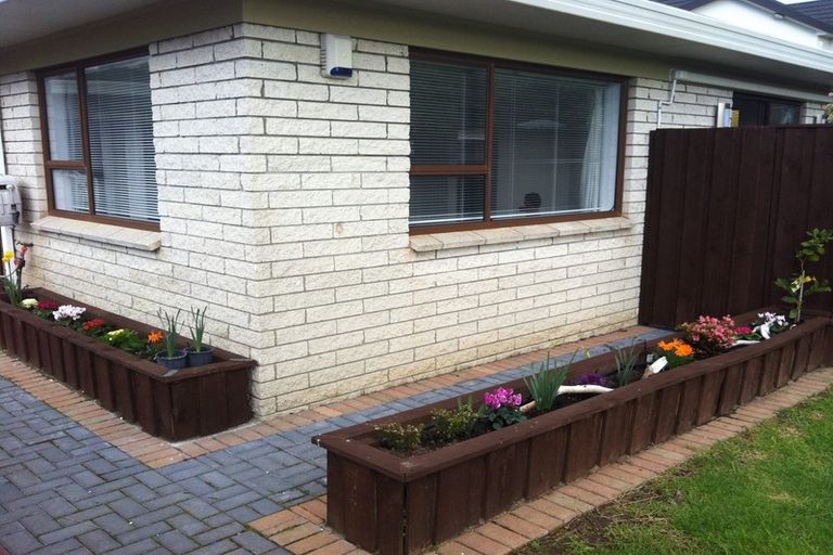 Photo of property in 1/26a Eastern Road, Eastern Beach, Auckland, 2012